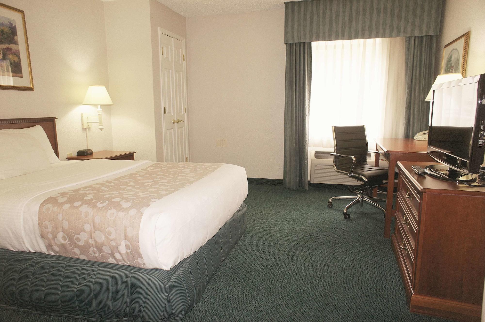 La Quinta Inn By Wyndham Detroit Canton Ngoại thất bức ảnh
